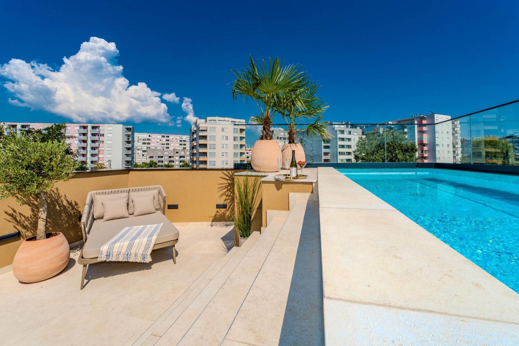 Emma Platinum With Heated Pool, Jacuzzi And Sauna
