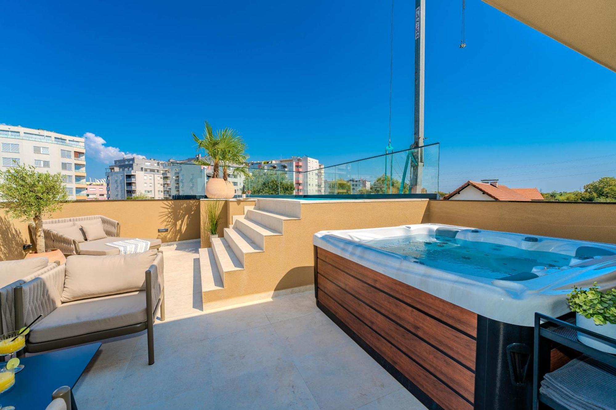 Emma Platinum With Heated Pool, Jacuzzi And Sauna Blato (Zagreb)