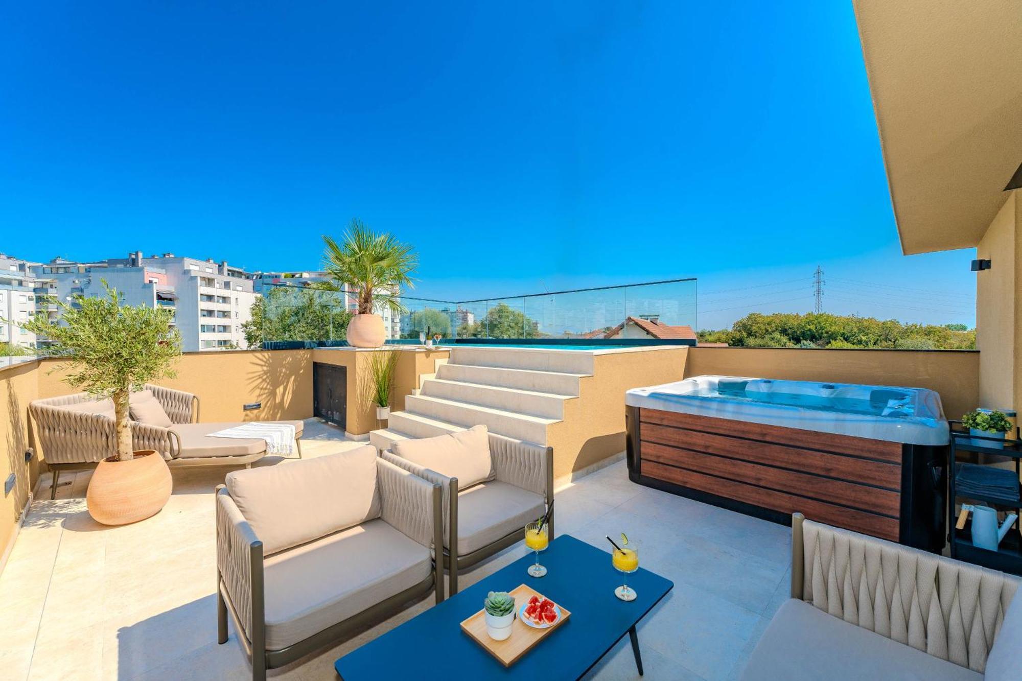 Emma Platinum With Heated Pool, Jacuzzi And Sauna
