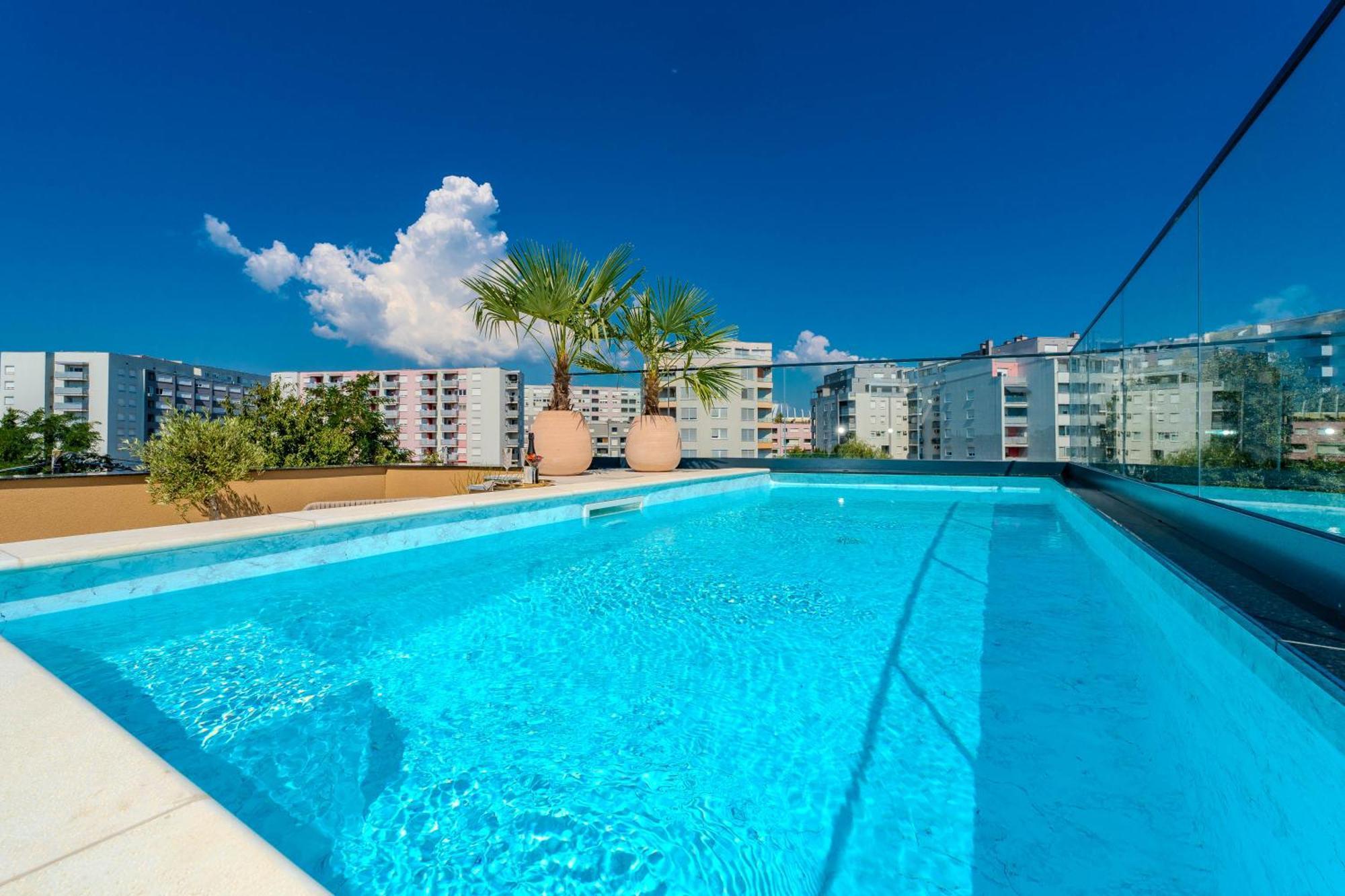 Emma Platinum With Heated Pool, Jacuzzi And Sauna Apartment Blato (Zagreb)