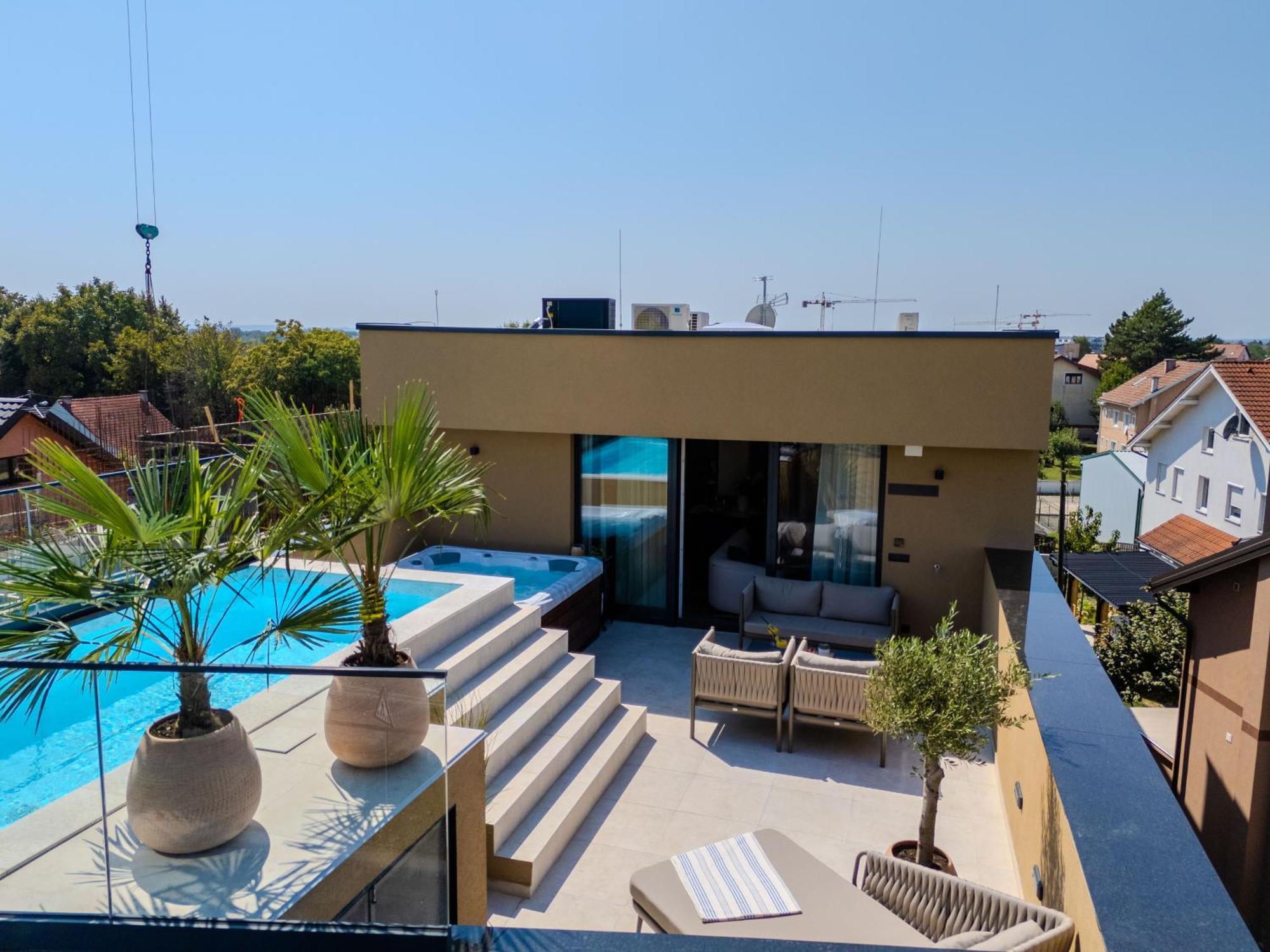 Emma Platinum With Heated Pool, Jacuzzi And Sauna Apartment *